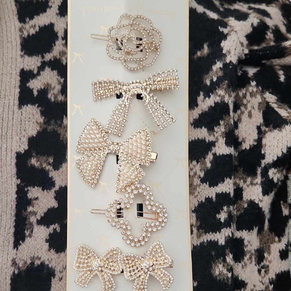 Elegant Gold Hair Clip Set